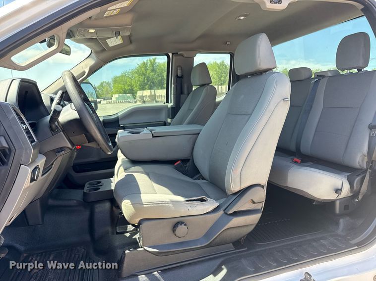 image for item DS3694 2020 Ford F250 Super Duty SuperCab pickup truck