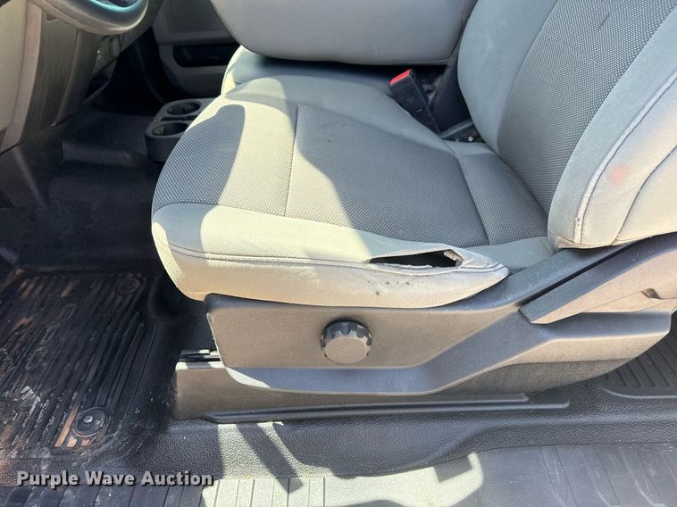 image for item DS3694 2020 Ford F250 Super Duty SuperCab pickup truck