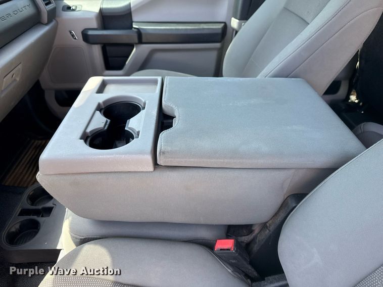 image for item DS3694 2020 Ford F250 Super Duty SuperCab pickup truck