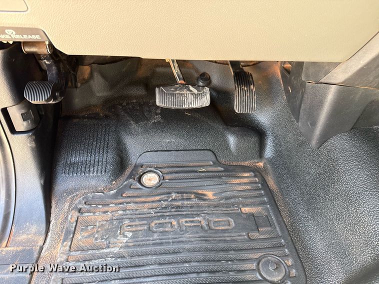 image for item DS3694 2020 Ford F250 Super Duty SuperCab pickup truck