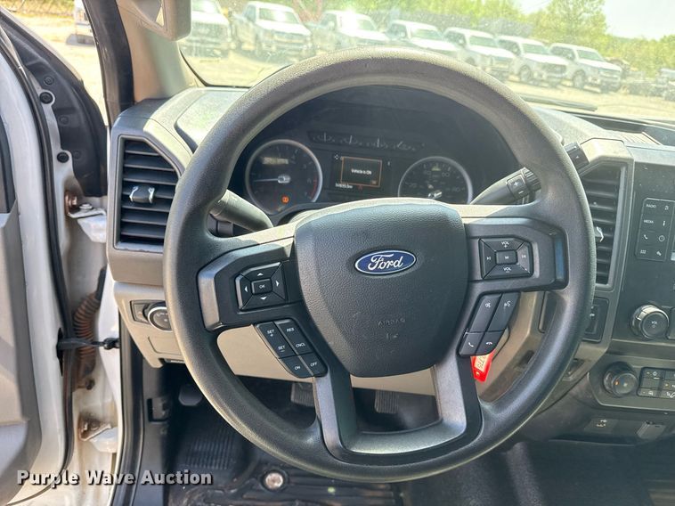 image for item DS3694 2020 Ford F250 Super Duty SuperCab pickup truck