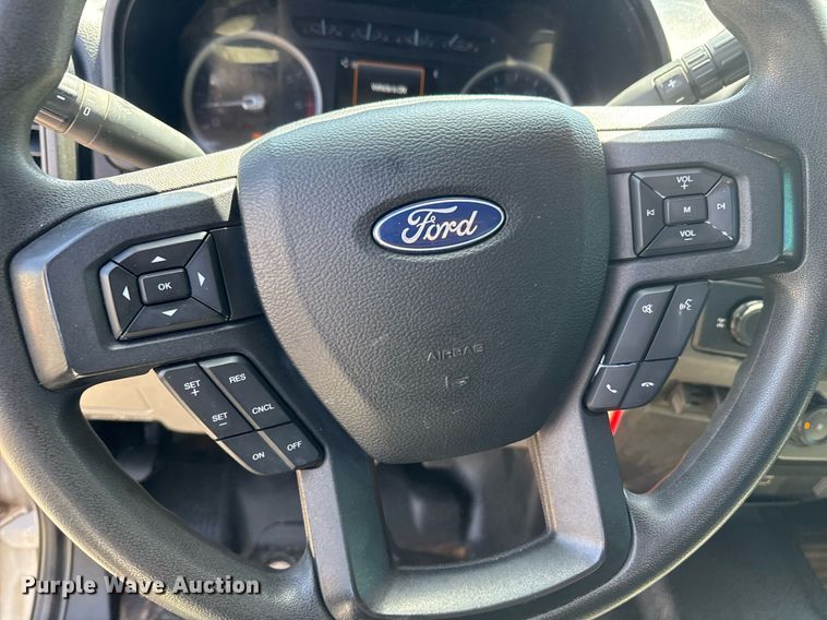 image for item DS3694 2020 Ford F250 Super Duty SuperCab pickup truck