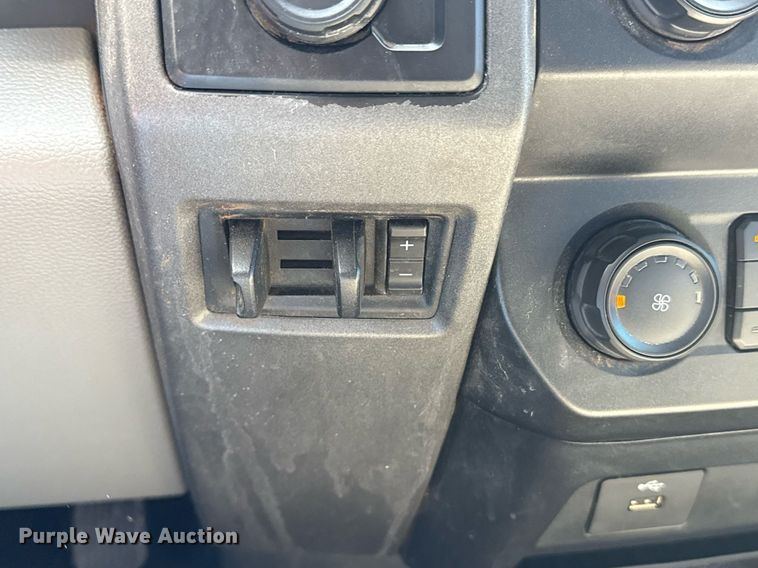 image for item DS3694 2020 Ford F250 Super Duty SuperCab pickup truck