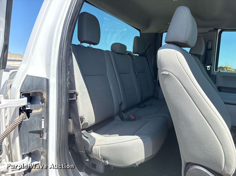 image for item DS3694 2020 Ford F250 Super Duty SuperCab pickup truck