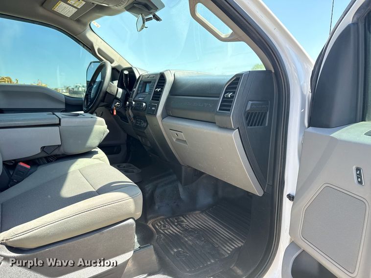 image for item DS3694 2020 Ford F250 Super Duty SuperCab pickup truck