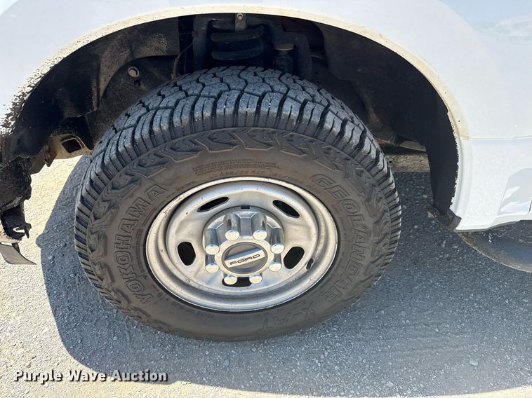 image for item DS3694 2020 Ford F250 Super Duty SuperCab pickup truck