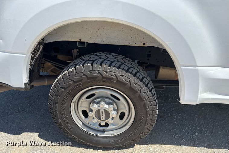 image for item DS3694 2020 Ford F250 Super Duty SuperCab pickup truck