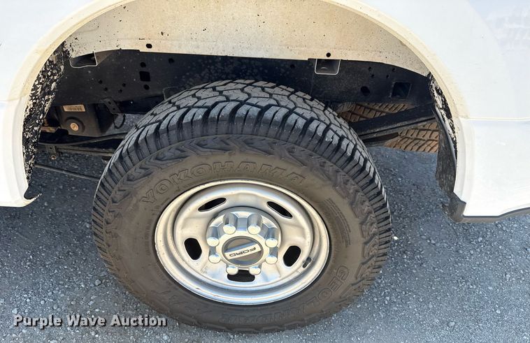 image for item DS3694 2020 Ford F250 Super Duty SuperCab pickup truck