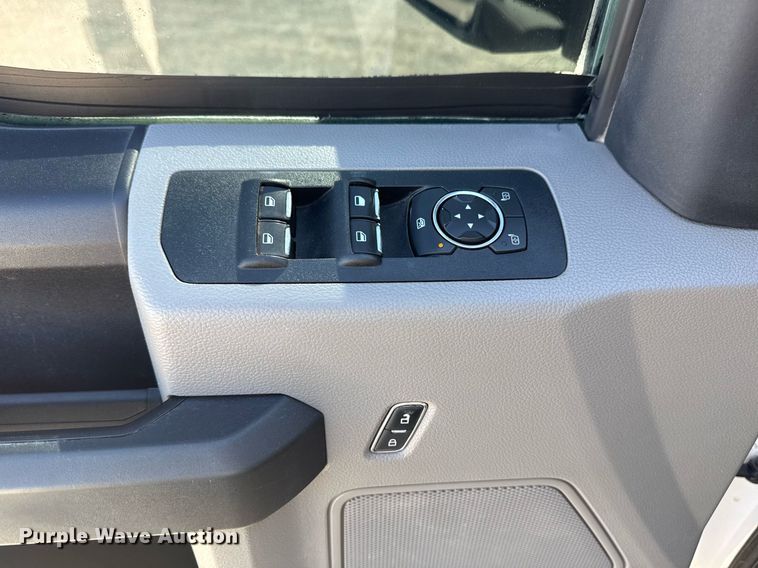 image for item DS3701 2020 Ford F150 SuperCrew pickup truck