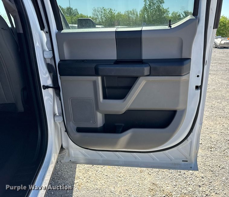 image for item DS3701 2020 Ford F150 SuperCrew pickup truck