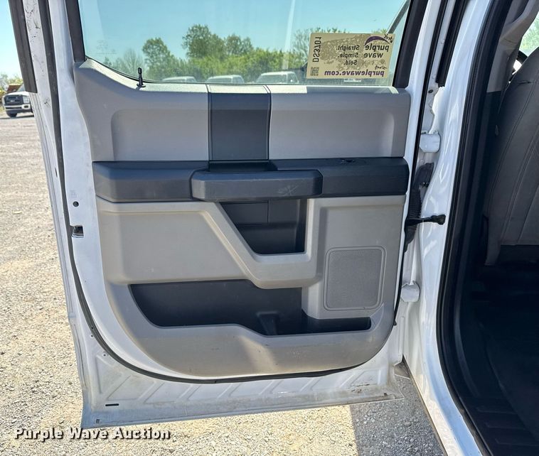 image for item DS3701 2020 Ford F150 SuperCrew pickup truck