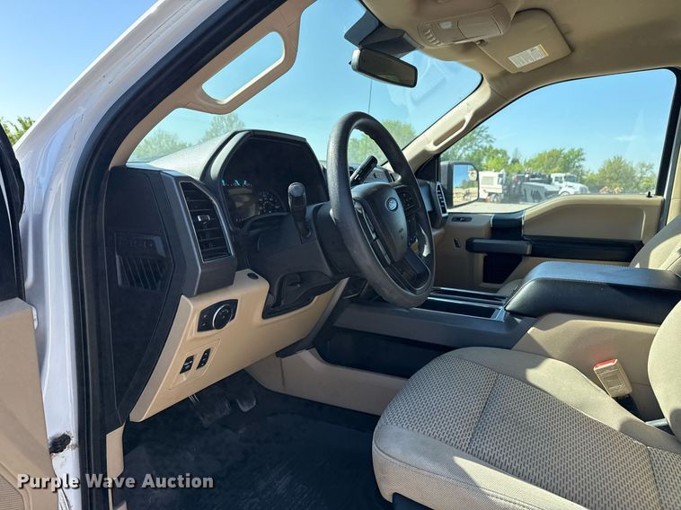 image for item DS3702 2020 Ford F150 SuperCrew pickup truck