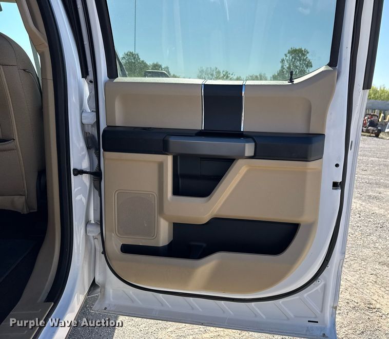 image for item DS3702 2020 Ford F150 SuperCrew pickup truck