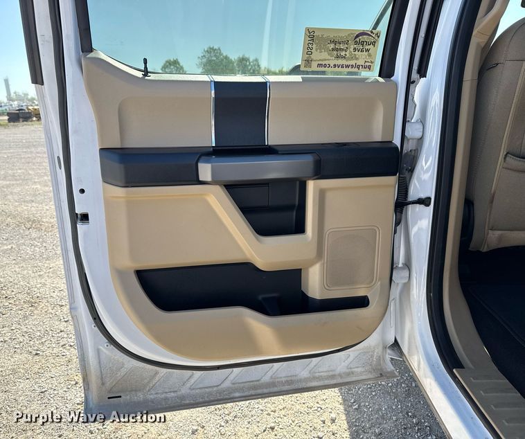 image for item DS3702 2020 Ford F150 SuperCrew pickup truck