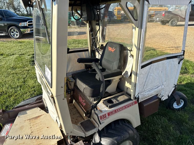 Grasshopper 932G2 ZTR lawn mower in Winchester, KS | Item