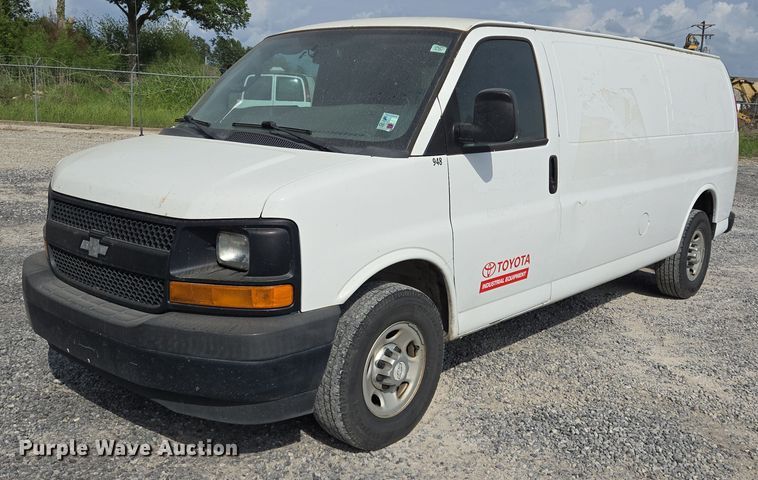image for item DT4825 2017 Chevrolet Express 2500 van