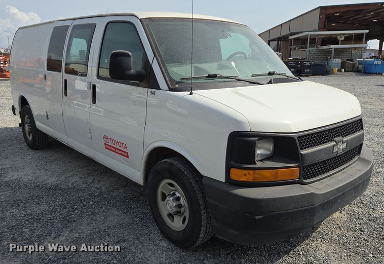 image for item DT4825 2017 Chevrolet Express 2500 van