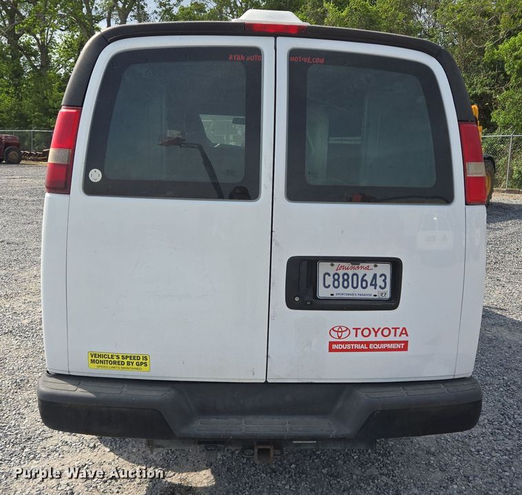 image for item DT4825 2017 Chevrolet Express 2500 van