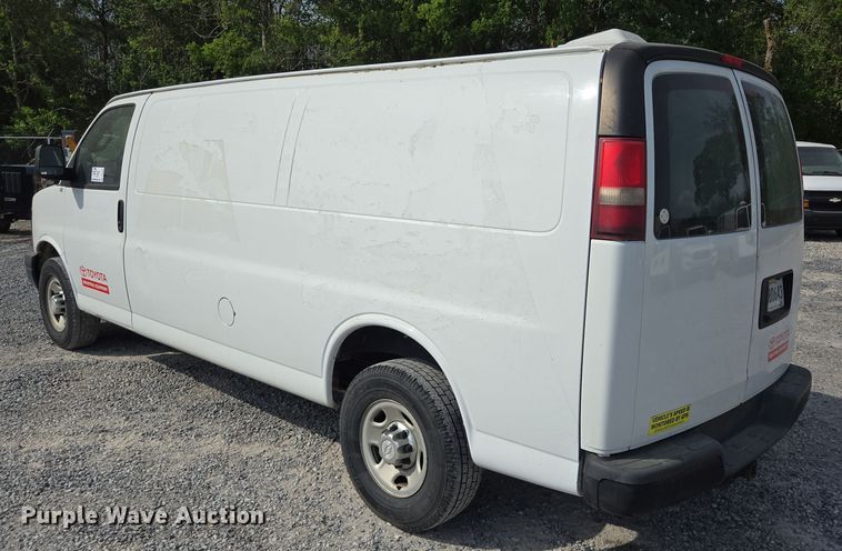 image for item DT4825 2017 Chevrolet Express 2500 van