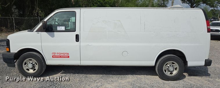 image for item DT4825 2017 Chevrolet Express 2500 van