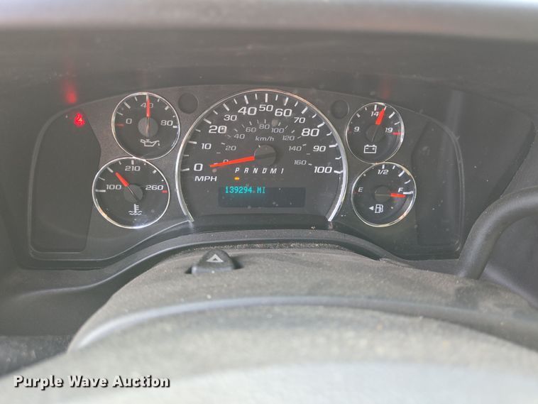 image for item DT4825 2017 Chevrolet Express 2500 van