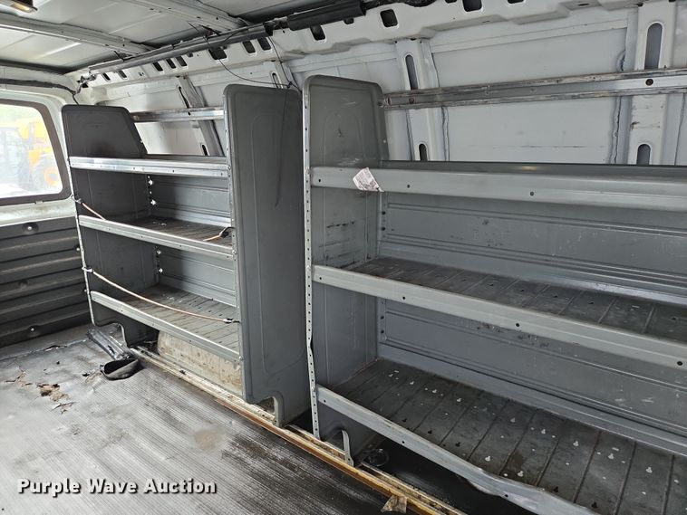 image for item DT4825 2017 Chevrolet Express 2500 van