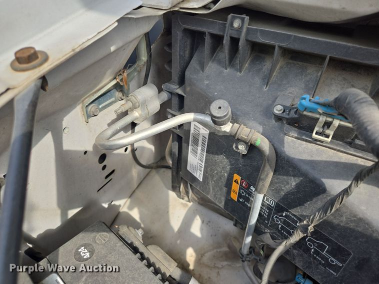 image for item DT4825 2017 Chevrolet Express 2500 van