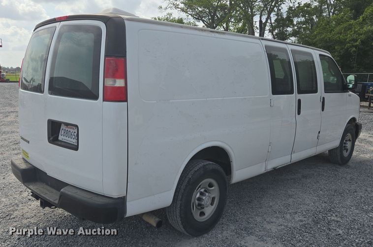 image for item DT4826 2017 Chevrolet Express 2500 van