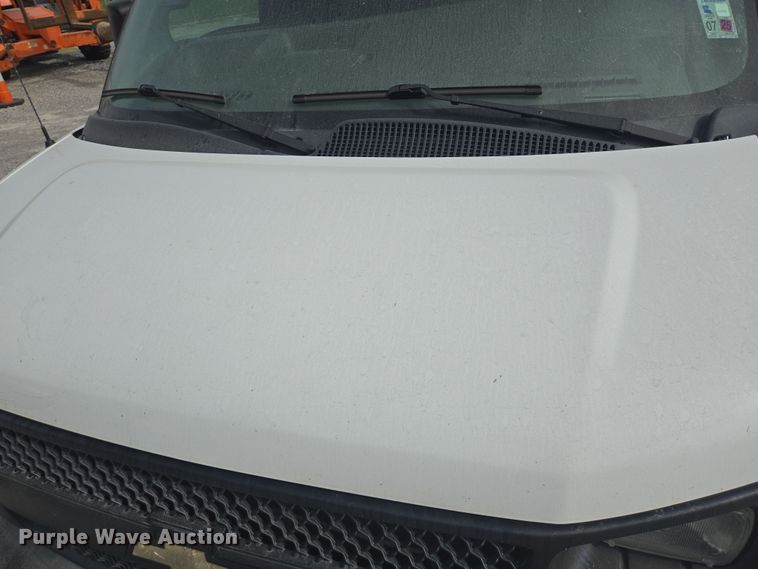 image for item DT4826 2017 Chevrolet Express 2500 van