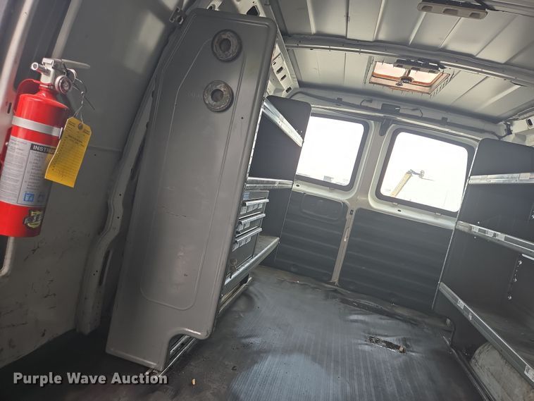 image for item DT4826 2017 Chevrolet Express 2500 van