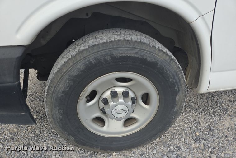 image for item DT4826 2017 Chevrolet Express 2500 van