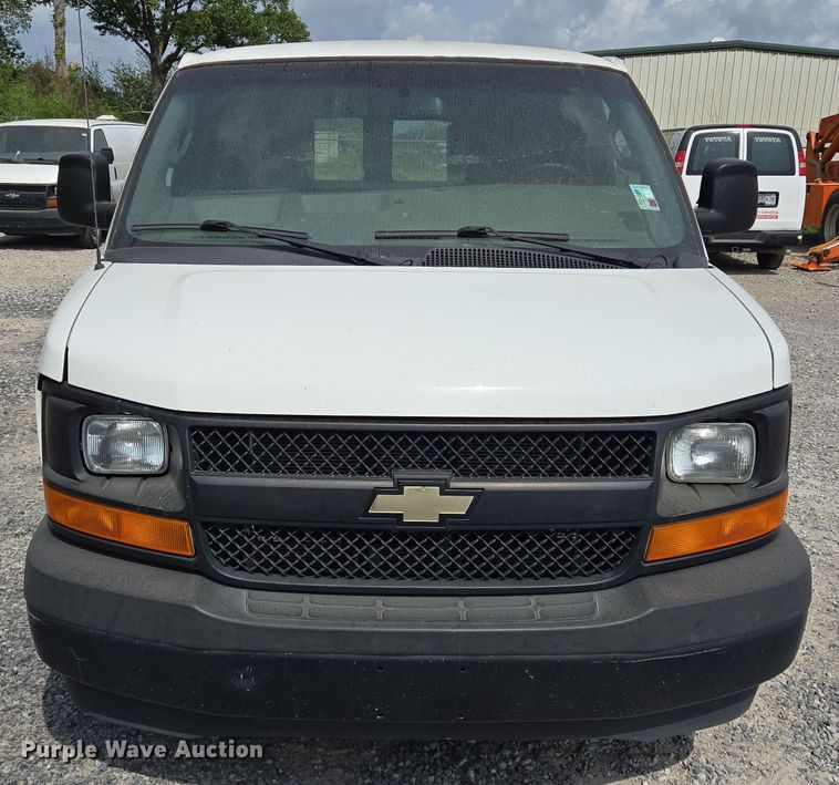 image for item DT4827 2017 Chevrolet Express 2500 van