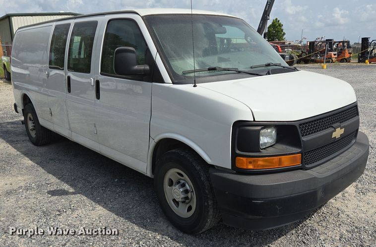 image for item DT4827 2017 Chevrolet Express 2500 van