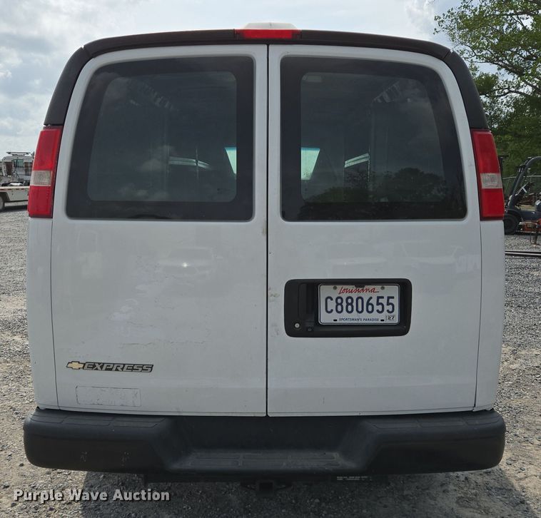 image for item DT4827 2017 Chevrolet Express 2500 van