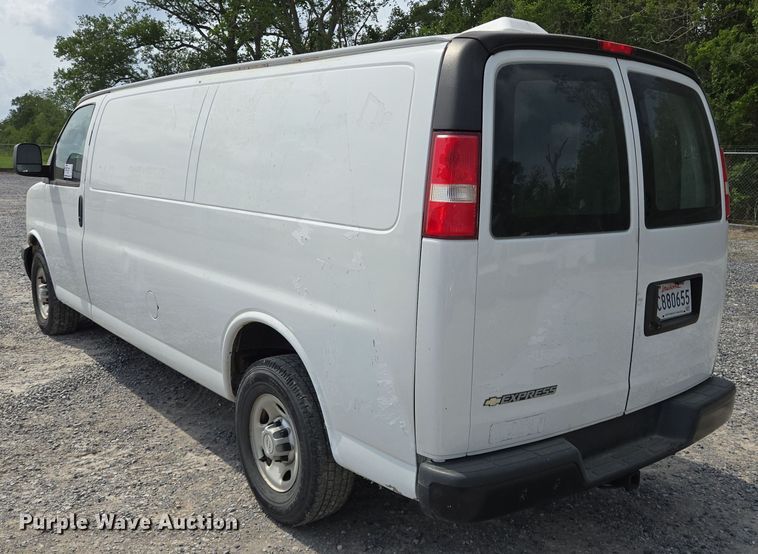 image for item DT4827 2017 Chevrolet Express 2500 van