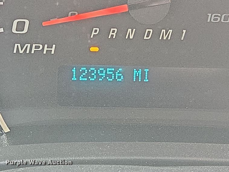 image for item DT4827 2017 Chevrolet Express 2500 van