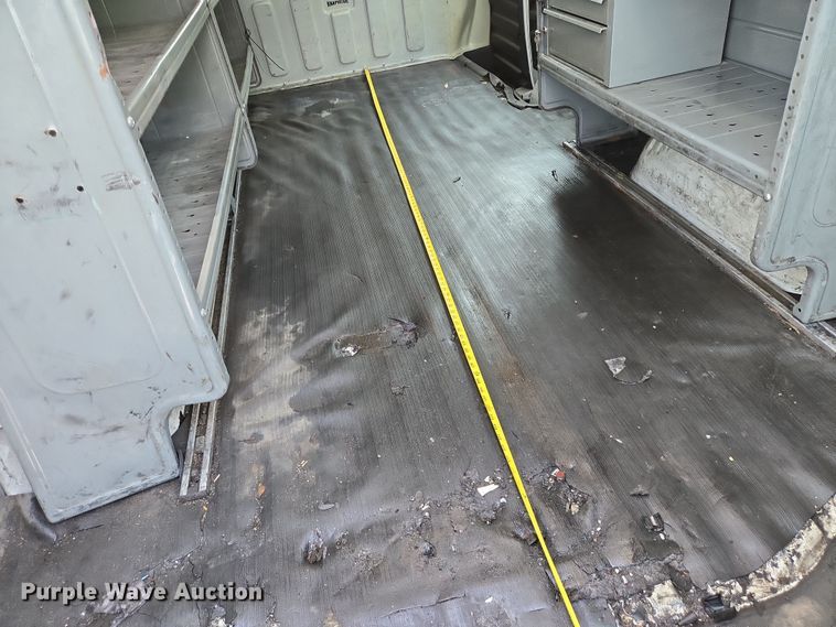 image for item DT4827 2017 Chevrolet Express 2500 van