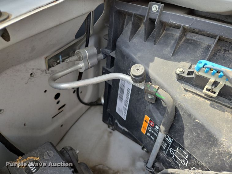 image for item DT4827 2017 Chevrolet Express 2500 van