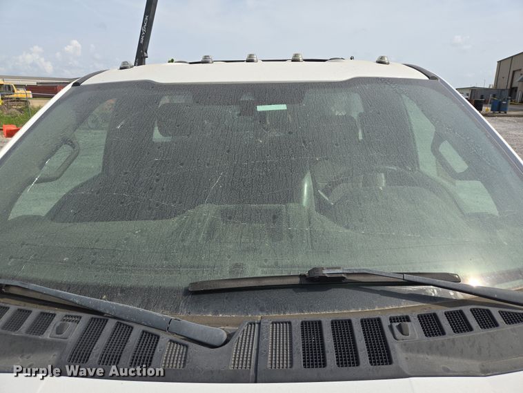 image for item DT4828 2021 Ford F350 Super Duty utility bed pickup truck