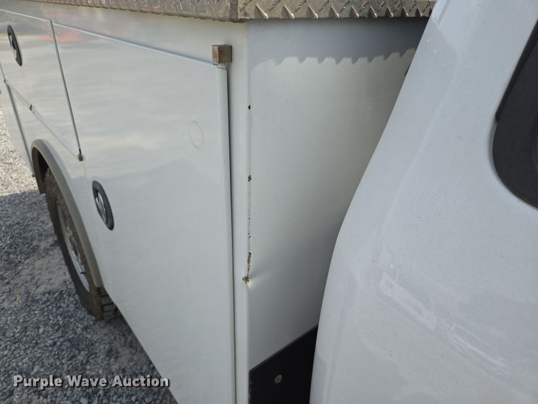 image for item DT4828 2021 Ford F350 Super Duty utility bed pickup truck