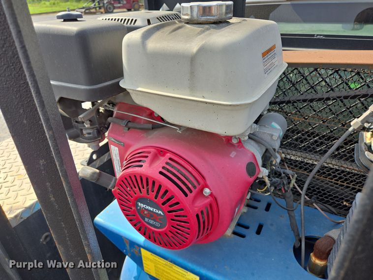 image for item DT4828 2021 Ford F350 Super Duty utility bed pickup truck