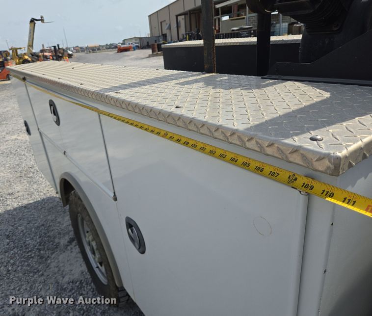 image for item DT4828 2021 Ford F350 Super Duty utility bed pickup truck