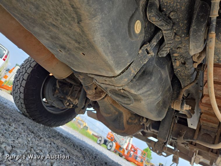 image for item DT4828 2021 Ford F350 Super Duty utility bed pickup truck