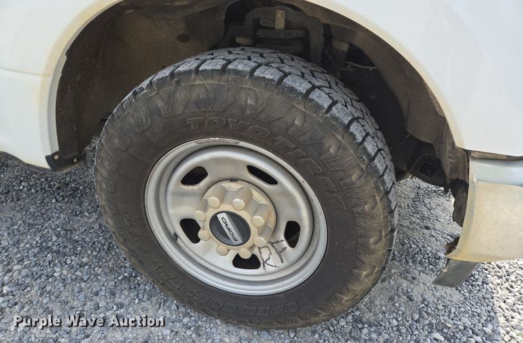 image for item DT4828 2021 Ford F350 Super Duty utility bed pickup truck