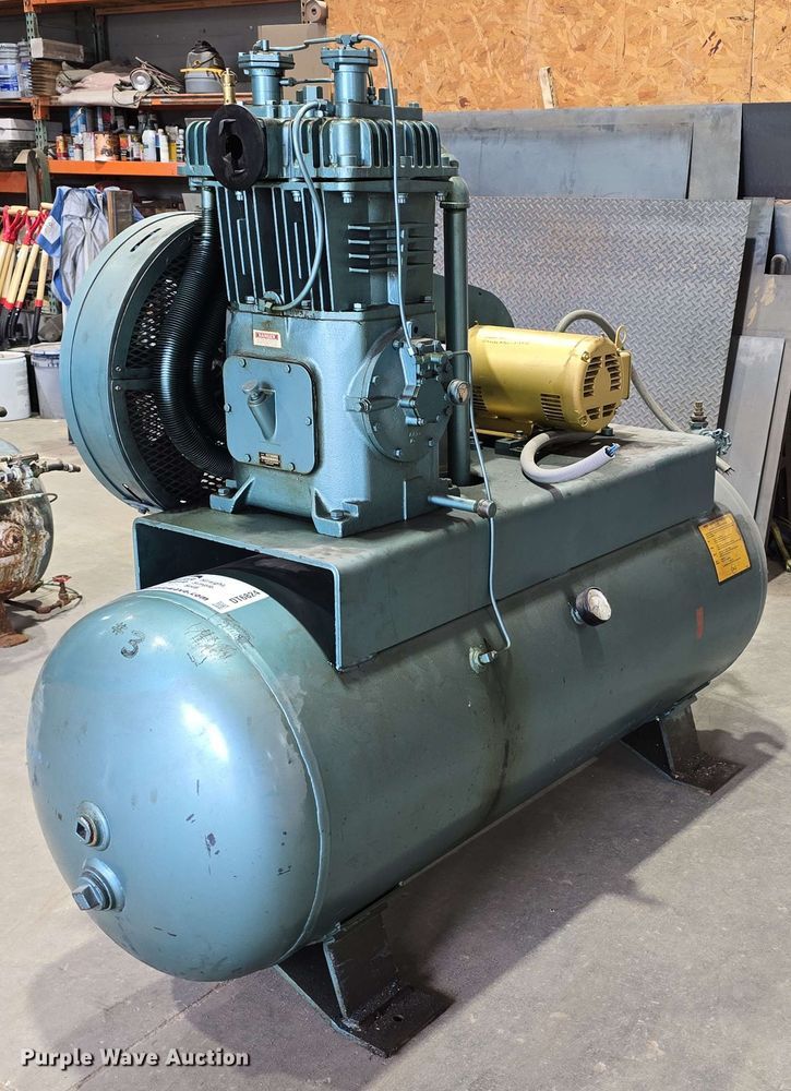 image for item DT6824 1980 Quincy 340-33 air compressor