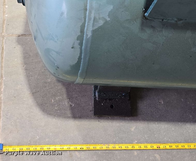 image for item DT6824 1980 Quincy 340-33 air compressor