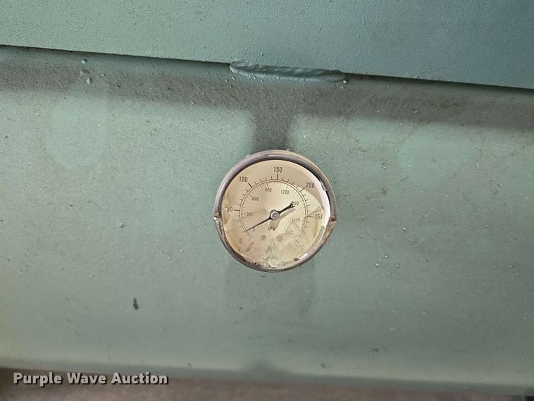 image for item DT6824 1980 Quincy 340-33 air compressor