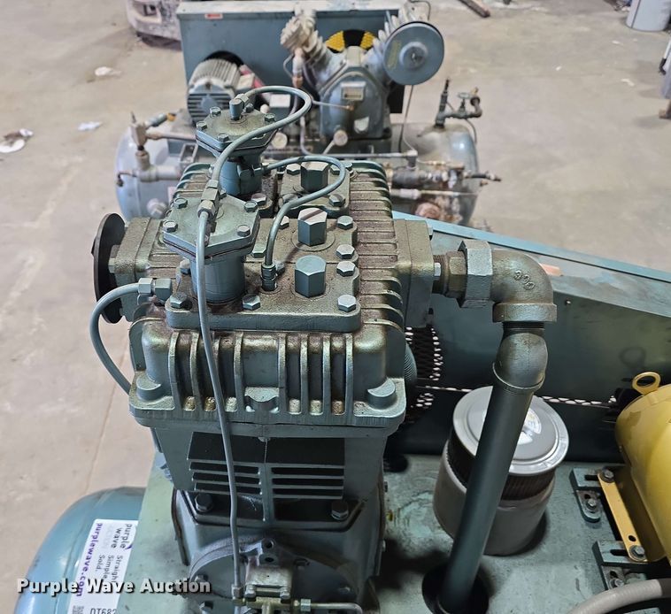 image for item DT6824 1980 Quincy 340-33 air compressor