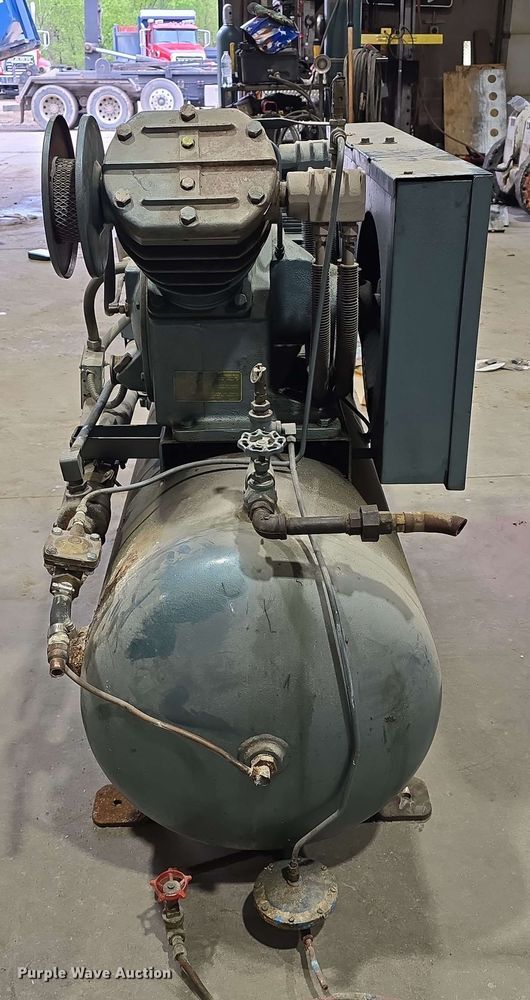 image for item DT6825 1974 Ingersoll Rand 253-T306TM air compressor