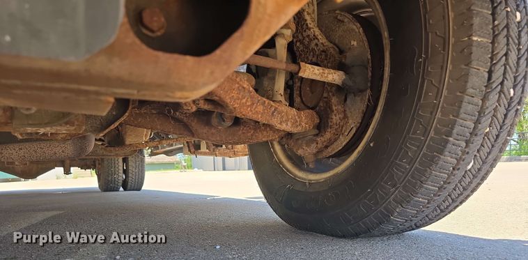 image for item DT6832 2006 Chevrolet Express G3500 shuttle bus